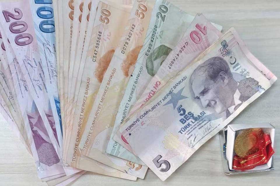 AYDIN&rsquo;ın S&ouml;ke il&ccedil;esinde girdiği bir evden kredi kartı &ccedil;alan A.Y.,