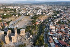 2400 yıllık Pergamon Antik Kenti&rsquo;nin kalbi Selinos Deresi, y&uuml;zyıllar sonra