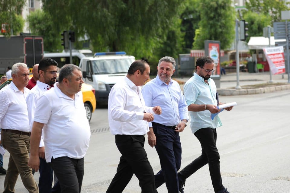 Bayraklı Belediye Başkanı Serdar Sandal; İzmir B&uuml;y&uuml;kşehir Belediyesi daire başkanları