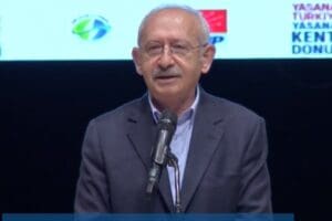 &Ccedil;alıştayda konuşan CHP Lideri Kemal Kılı&ccedil;daroğlu, partisinin ortaya koyduğu kentsel
