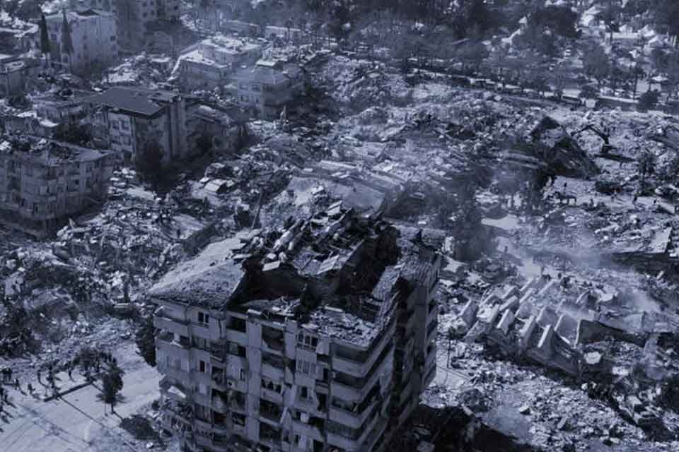 AFAD, Kahramanmaraş merkezli depremlerde hayatını kaybedenlerin sayısının 44 bin 218'e