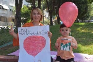 İZMİR'in Karabağlar il&ccedil;esinde yaşayan ve genetik kas hastalığı Duchenne Musk&uuml;ler