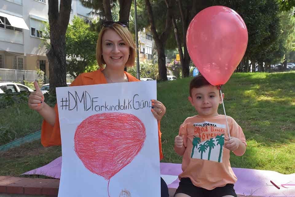 İZMİR'in Karabağlar il&ccedil;esinde yaşayan ve genetik kas hastalığı Duchenne Musk&uuml;ler
