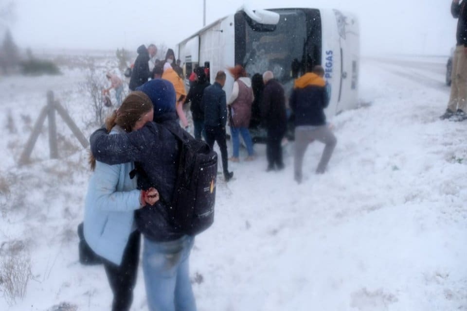Konya'da Nisan ayında yağan kar kazalara neden oldu. Konya –