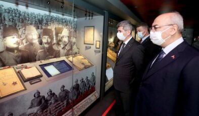 Çanakkale Savaşları Mobil Müzesi İzmir'de ziyarete açıldı