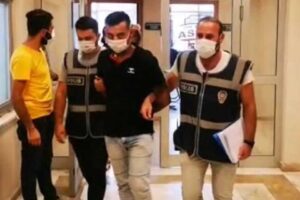 İzmir'in Buca ilçesinde, boşanma aşamasındaki eşi S.B. (27) ve onunla