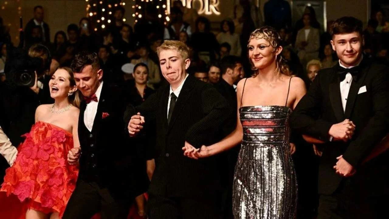 76’ncı Cannes Film Festivali: Belirli Bir Bakış bölümü ödülleri dağıtıldı Molly Manning Walker’ın Cannes Film Festivali’nde prömiyerini yapan “How to
