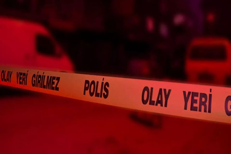 İzmir'in Gaziemir il&ccedil;esi Sarnı&ccedil; Mahallesi'nde 24 yaşındaki Muhammed Kayak, &Ccedil;amlıkyolu
