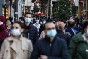 Koronavir&uuml;s ge&ccedil;iren hastalarda hastalık sonrası etkiler &ccedil;ok merak ediliyor. Şikayetlerin