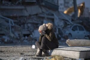 Depremde 650 binden fazla &ccedil;alışan işsiz kaldı. Uluslararası &Ccedil;alışma &Ouml;rg&uuml;t&uuml;,,