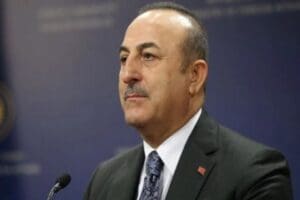 Dışişleri Bakanı Mevl&uuml;t &Ccedil;avuşoğlu,&nbsp;Paris Başkonsolosluğu'na yapılan saldırı ile ilgili konuşan