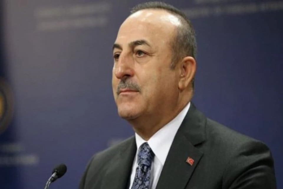 Dışişleri Bakanı Mevl&uuml;t &Ccedil;avuşoğlu,&nbsp;Paris Başkonsolosluğu'na yapılan saldırı ile ilgili konuşan