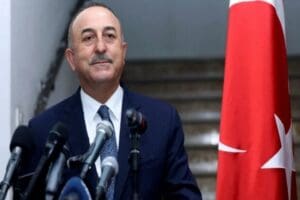 Dışişleri Bakanı Mevl&uuml;t &Ccedil;avuşoğlu, Katar'da yaptığı konuşmasında, Rus oligarkların yasadışı