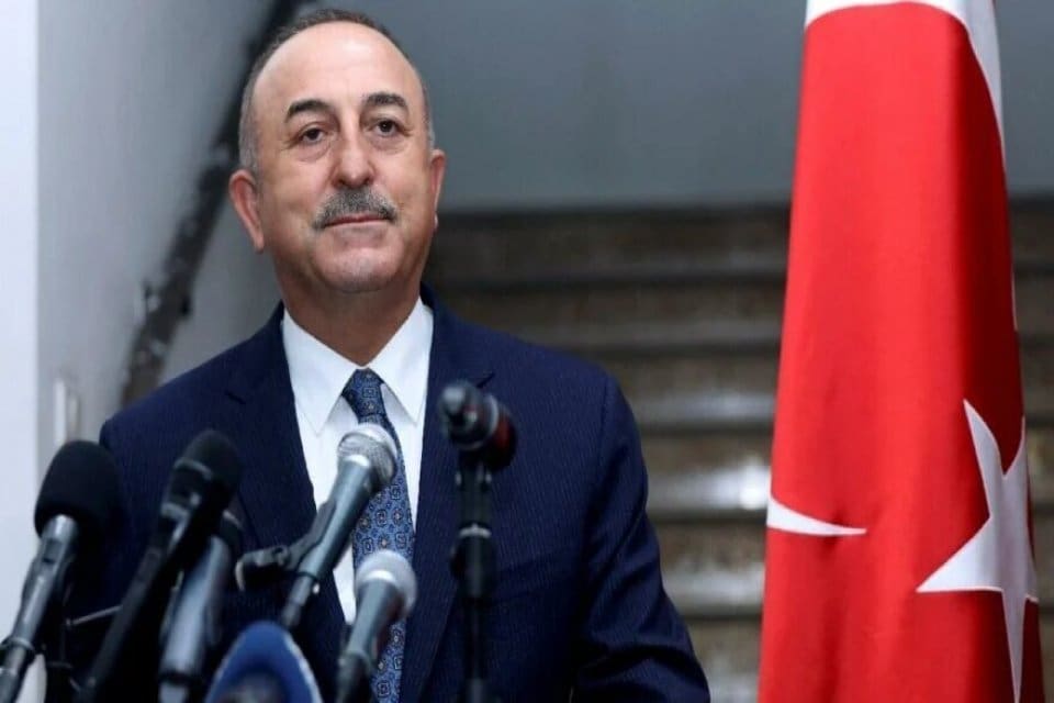Dışişleri Bakanı Mevl&uuml;t &Ccedil;avuşoğlu, Katar'da yaptığı konuşmasında, Rus oligarkların yasadışı