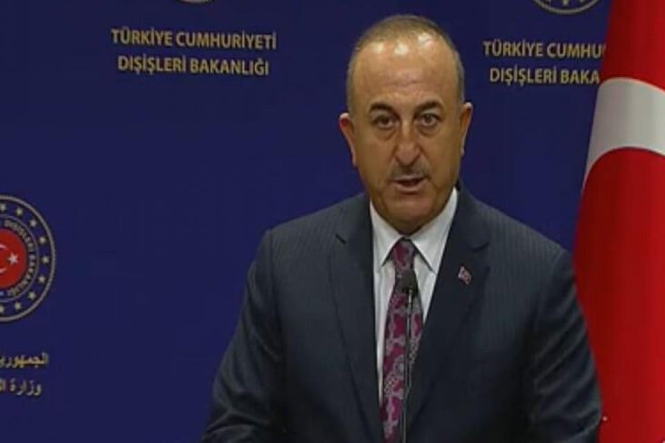 Dışişleri Bakanı Mevl&uuml;t &Ccedil;avuşoğlu, Suriye'ye operasyon sinyali verdi. &Ccedil;avuşoğlu, "ABD