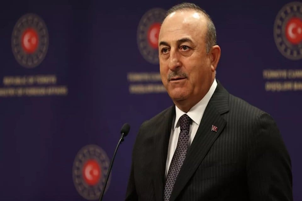 Dışişleri Bakanı Mevl&uuml;t &Ccedil;avuşoğlu, T&uuml;rkiye-Rusya-Suriye &uuml;&ccedil;l&uuml; g&ouml;r&uuml;şmesinin tarihiyle ilgili ortaya