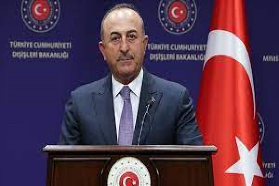 Dışişleri Bakanı&nbsp;Mevl&uuml;t &Ccedil;avuşoğlu, "Yunanistan&nbsp;başkalarının maşası oluyor. S&uuml;rekli bizi tahrik etmeye