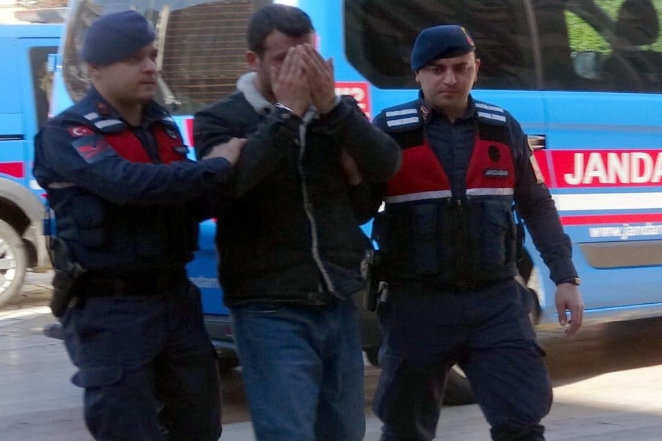 Aydın'da, eski&nbsp;eşiyle ilişkisi olduğu iddiasıyla&nbsp;Sabri Varol'u (46) Yalkıdere &Ccedil;ayı kenarında
