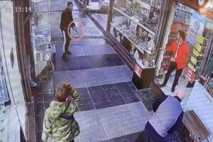 Bursa'da&nbsp;&ccedil;ay ocağı&nbsp;sahibi İsmail G&uuml;der (51), &ccedil;ayı ge&ccedil; getirdiği i&ccedil;in tartıştığı