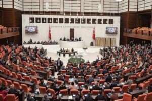 TBMM Genel Kurulu'nda cemevlerine y&ouml;nelik d&uuml;zenlemeleri de i&ccedil;eren kanun teklifinin