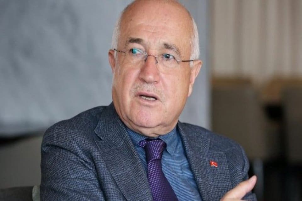 YİK &uuml;yesi Cemil &Ccedil;i&ccedil;ek, Cumhurbaşkanı se&ccedil;ilmek i&ccedil;in gereken y&uuml;zde 50+1