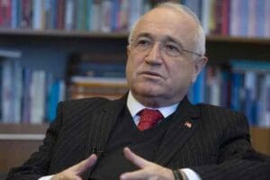 Gazeteci&nbsp;Talat Atilla,&nbsp;Cumhurbaşkanlığı Y&uuml;ksek İstişare Kurulu &Uuml;yesi Cemil &Ccedil;i&ccedil;ek'le g&ouml;r&uuml;şt&uuml;ğ&uuml;n&uuml; belirterek,