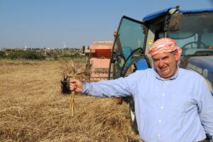 Çeşme için tarımın en önemli sektörlerden biri olduğu bilinciyle hareket