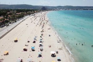 İzmir'in &Ccedil;eşme il&ccedil;esinde, bayram tatili i&ccedil;in otel rezervasyonlarında doluluk y&uuml;zde