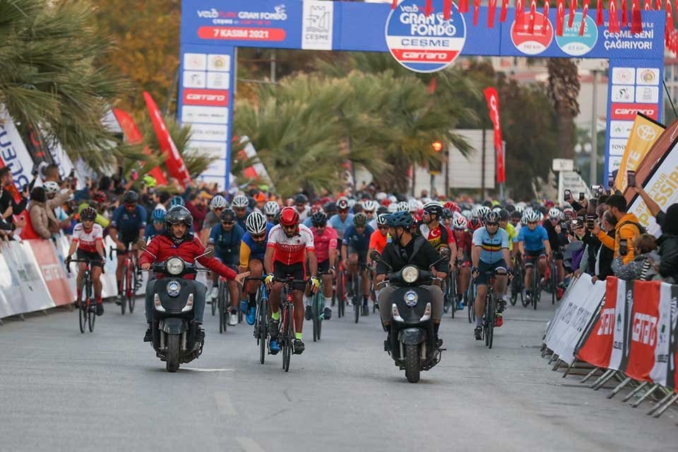 &Ccedil;eşme Belediyesi&rsquo;nin ev sahipliğinde d&uuml;zenlenen Velot&uuml;rk Gran Fondo &Ccedil;eşme by