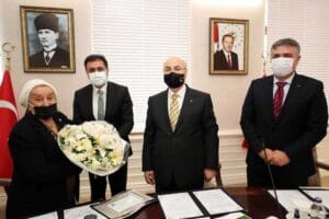 İzmir'in &Ccedil;eşme il&ccedil;esindeki, 30 Ekim 2020'de meydana gelen deprem sonrası