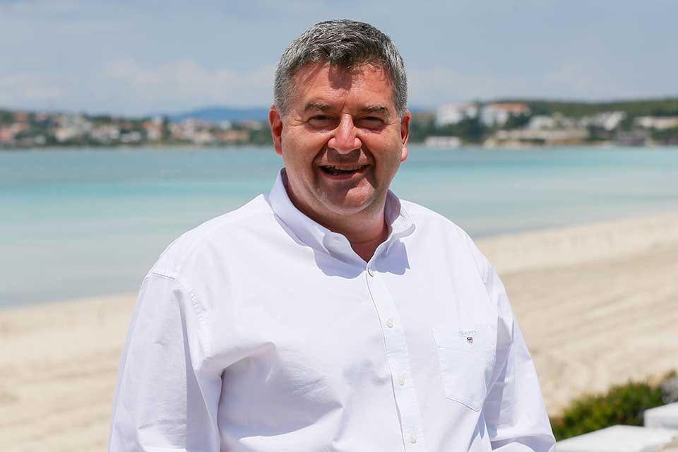 &Ccedil;eşme Belediye Başkanı M. Ekrem Oran, bir s&uuml;redir başlattığı &ldquo;Adresim