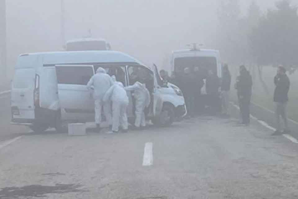 Diyarbakır Mardin yolu &uuml;zeri canlı hayvan borsası yanında yolun sağ