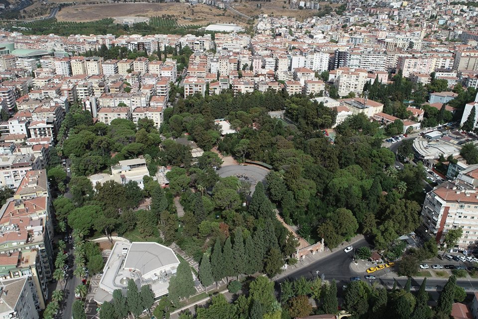Bornova Belediyesi iklim değişikliğiyle m&uuml;cadele i&ccedil;in uluslararası &ouml;l&ccedil;ekte girişimlerde bulunmaya