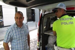 İstanbul Kadık&ouml;y'de trafik ekipleri bayram tedbirleri kapsamında drone destekli trafik