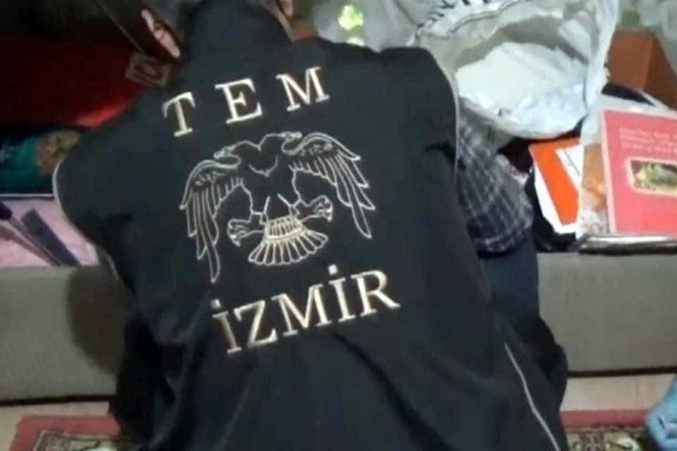 İzmir merkezli 3 ilde, PKK adına faaliyet y&uuml;r&uuml;tt&uuml;kleri iddiasıyla cezaevinde