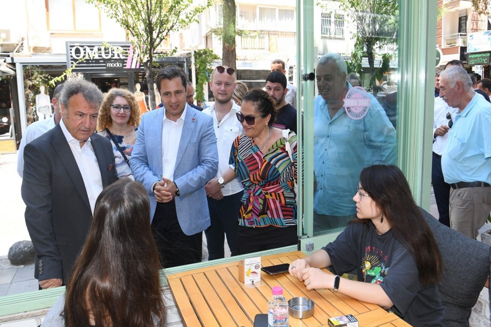 CHP İzmir İl Başkanı Deniz Yücel, ikinci bölgedeki ilçe başkanları