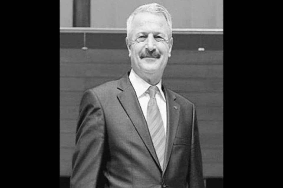 2008 yılında kurulan Karabağlar Belediyesi'nin ilk başkanı olan Sıtkı K&uuml;r&uuml;m