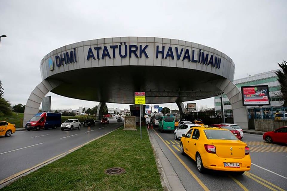 CHP Genel Başkan Yardımcısı Ahmet Akın, İstanbul Atat&uuml;rk Havalimanı&rsquo;na ilişkin