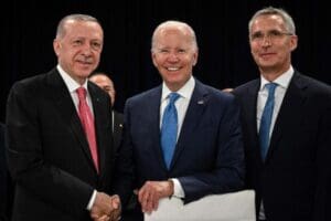 T&uuml;rkiye'nin İsve&ccedil; ve Finlandiya'nın NATO &uuml;yeliğine ilişkin vetosunu kaldırmasıyla ilgili