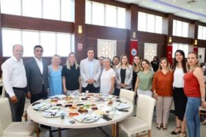 CHP İzmir İl Başkanlığı ve Menderes İl&ccedil;e Başkanlığı&rsquo;nın d&uuml;zenlediği kadın
