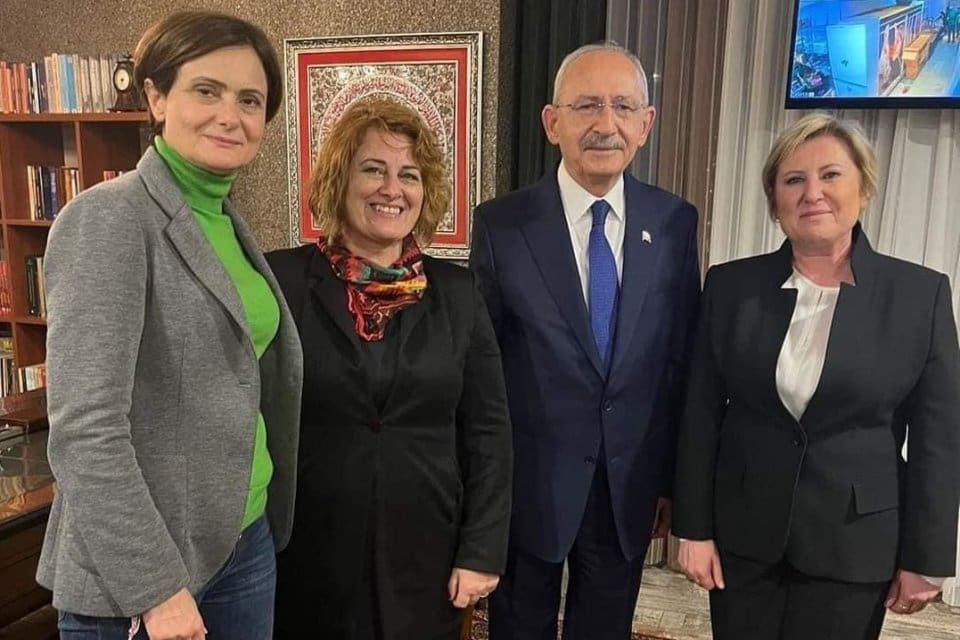 Cumhuriyet Halk Partisi'nden (CHP), sosyal medyada paylaşılan bir fotoğrafa ilişkin,