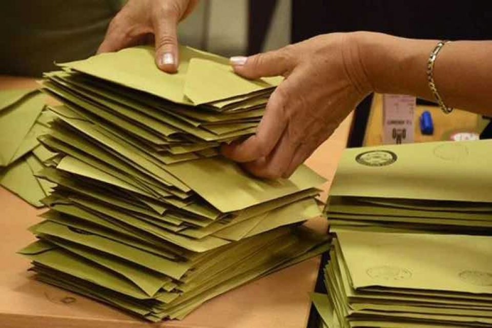 CHP Gen&ccedil;lik Kolları, se&ccedil;im g&uuml;n&uuml; ikametgahlarından farklı yerde bulunan gen&ccedil;lerin