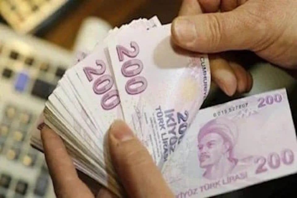 CHP, sabit gelirliler i&ccedil;in vergi dilimlerinin revize edilmesini &ouml;ng&ouml;ren kanun