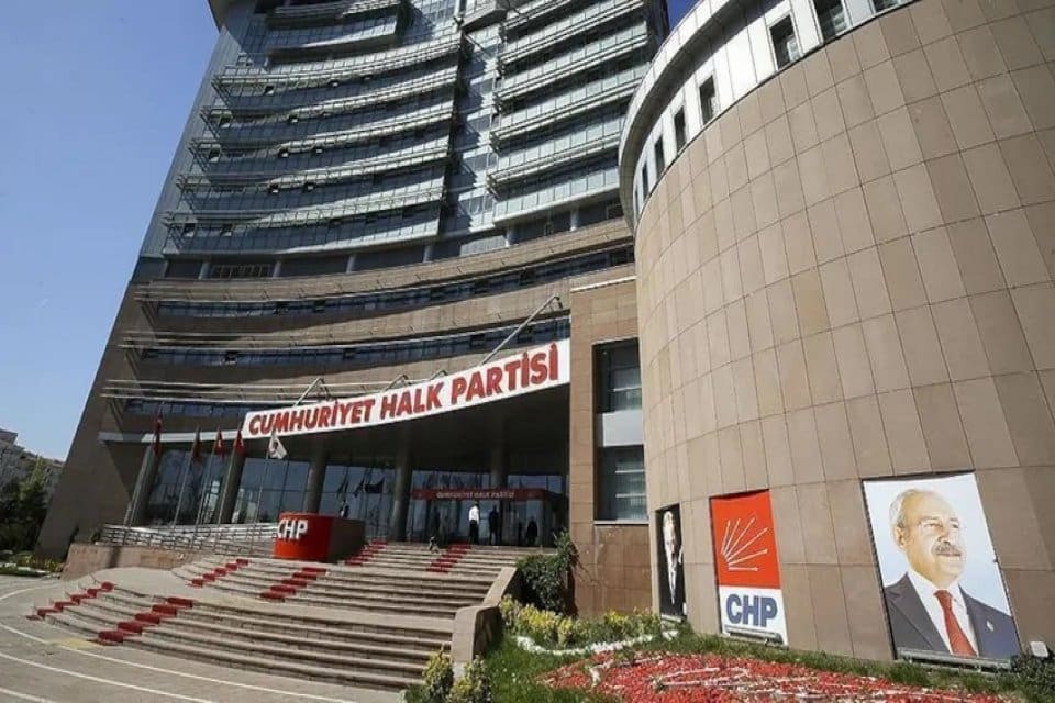 CHP&rsquo;nin kalıcı yaz saati uygulamasının kaldırılmasına y&ouml;nelik &ouml;nergesi AK Parti