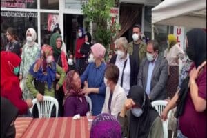 Sakarya&rsquo;nın Hendek il&ccedil;esinde doğum g&uuml;n&uuml;nden bir g&uuml;n sonra ge&ccedil;irdiği trafik