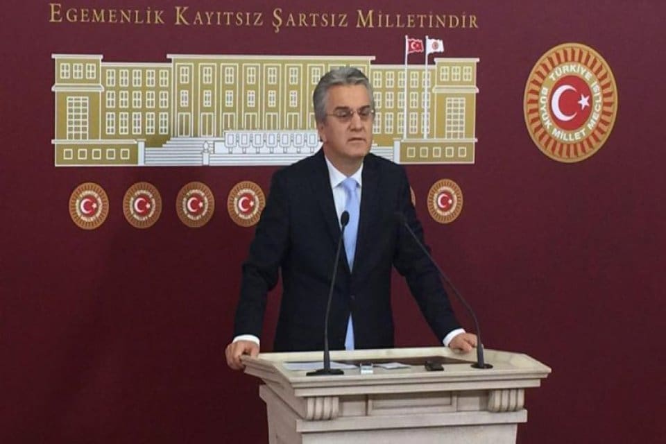 CHP Genel Başkan Yardımcısı B&uuml;lent Kuşoğlu Niğde -Adana yolunda trafik