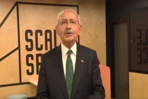 CHP Genel Başkanı Kemal Kılı&ccedil;daroğlu, temaslarda bulunmak i&ccedil;in gittiği İngiltere'nin