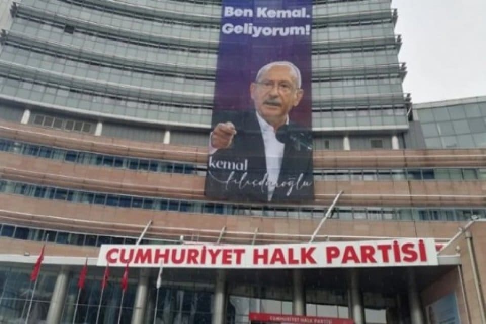 CHP lideri Kemal Kılı&ccedil;daroğlu'nun grup toplantısında C&uuml;neyt Arkın'ın repliğine atıfta