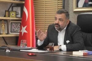 Cumhuriyet Halk Partisi (CHP) İzmir İl Başkanı Şenol Aslanoğlu, CHP'den