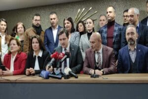 Milletvekilliği aday adayı olmak&nbsp;i&ccedil;in istifa kararı alan Cumhuriyet Halk Partisi